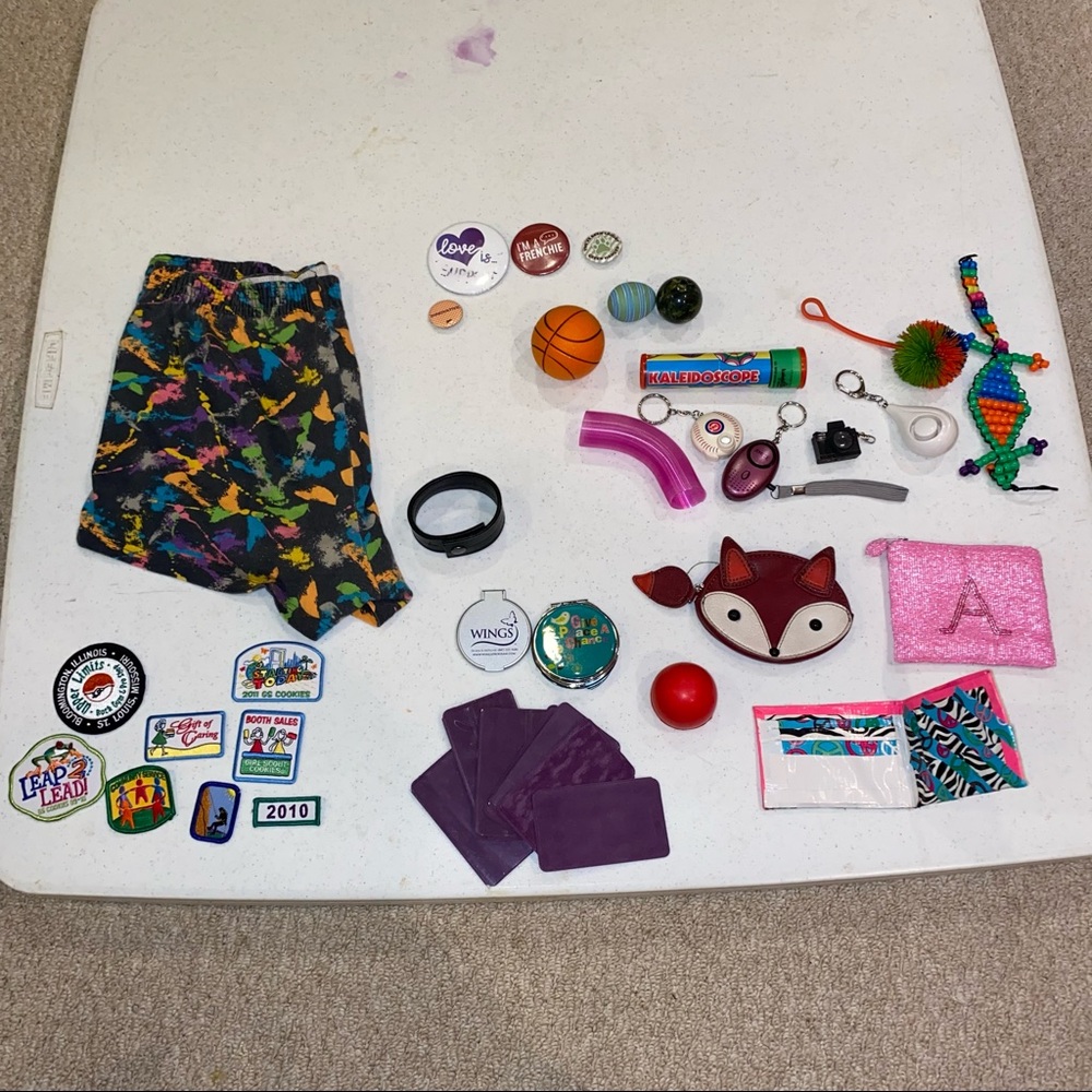 Free items with purchase! Please don’t purchase this listing